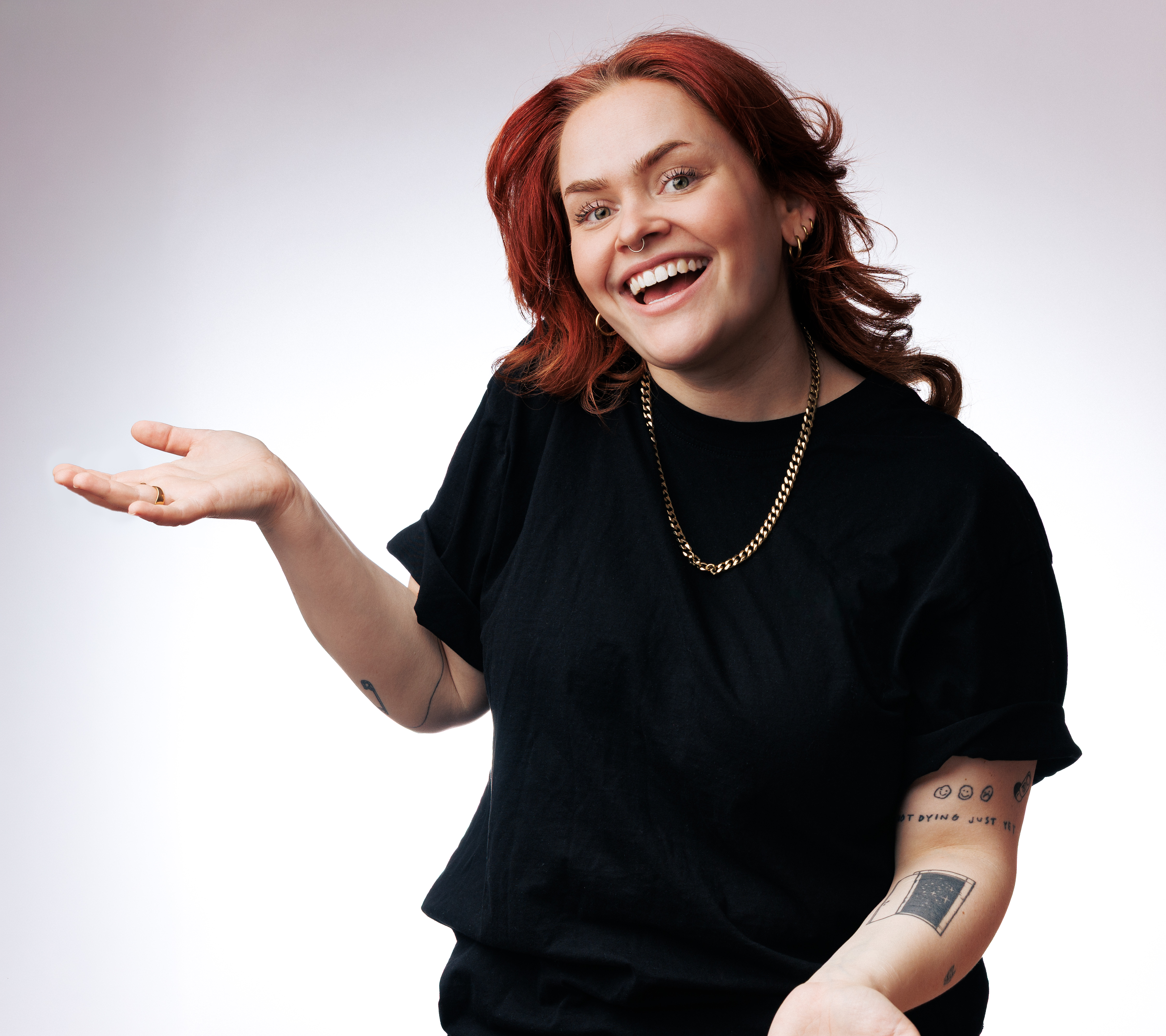 Boka Dessi Hietala för standup genom Kulturaktiebolaget