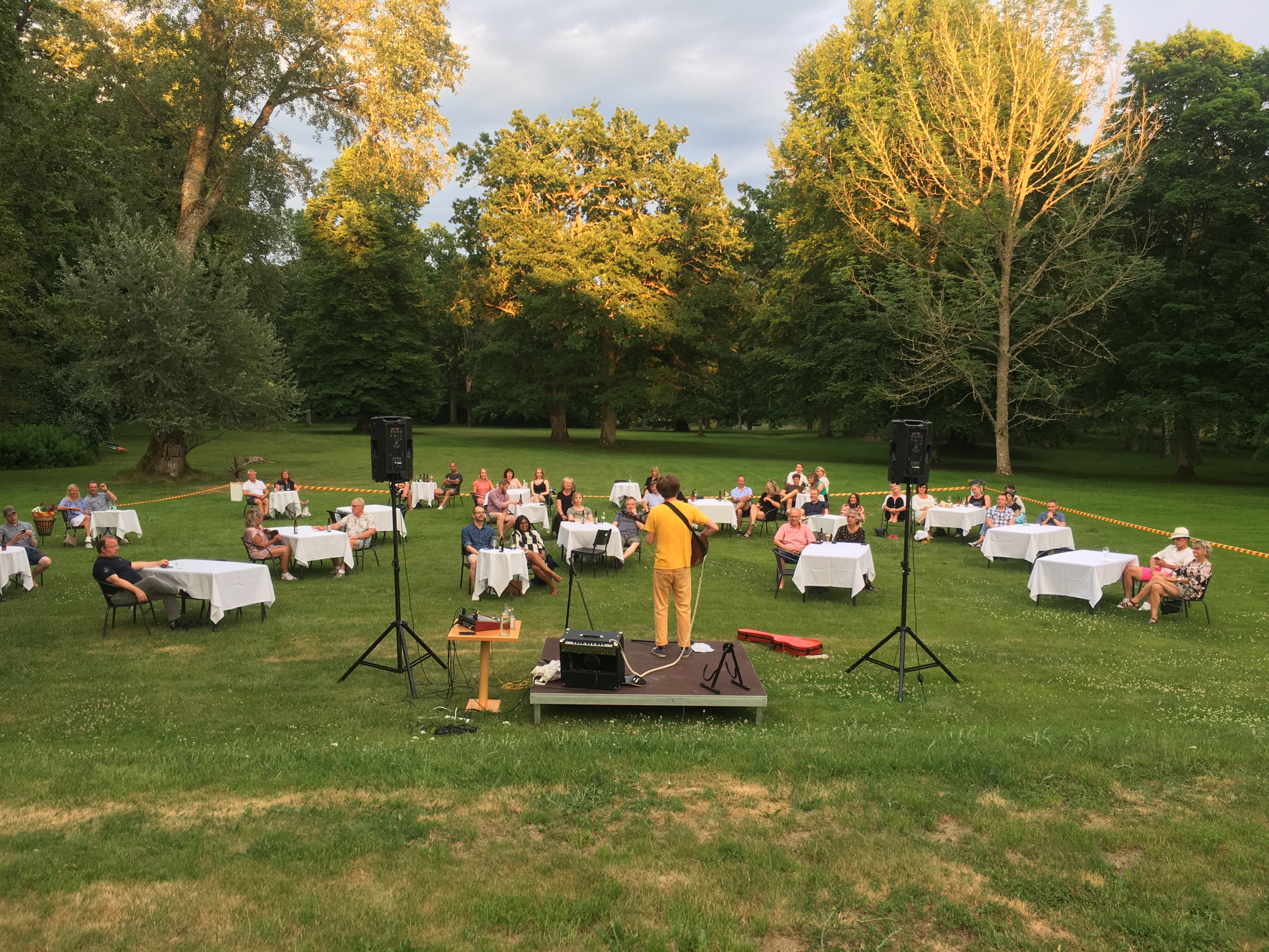 Boka en artist till din trädgård - Kulturaktiebolaget